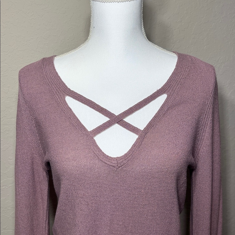 Free People  dust Pink Long Sleeve tunic Sweater W/  Crisscross Neckline. SizeM - Picture 4 of 11
